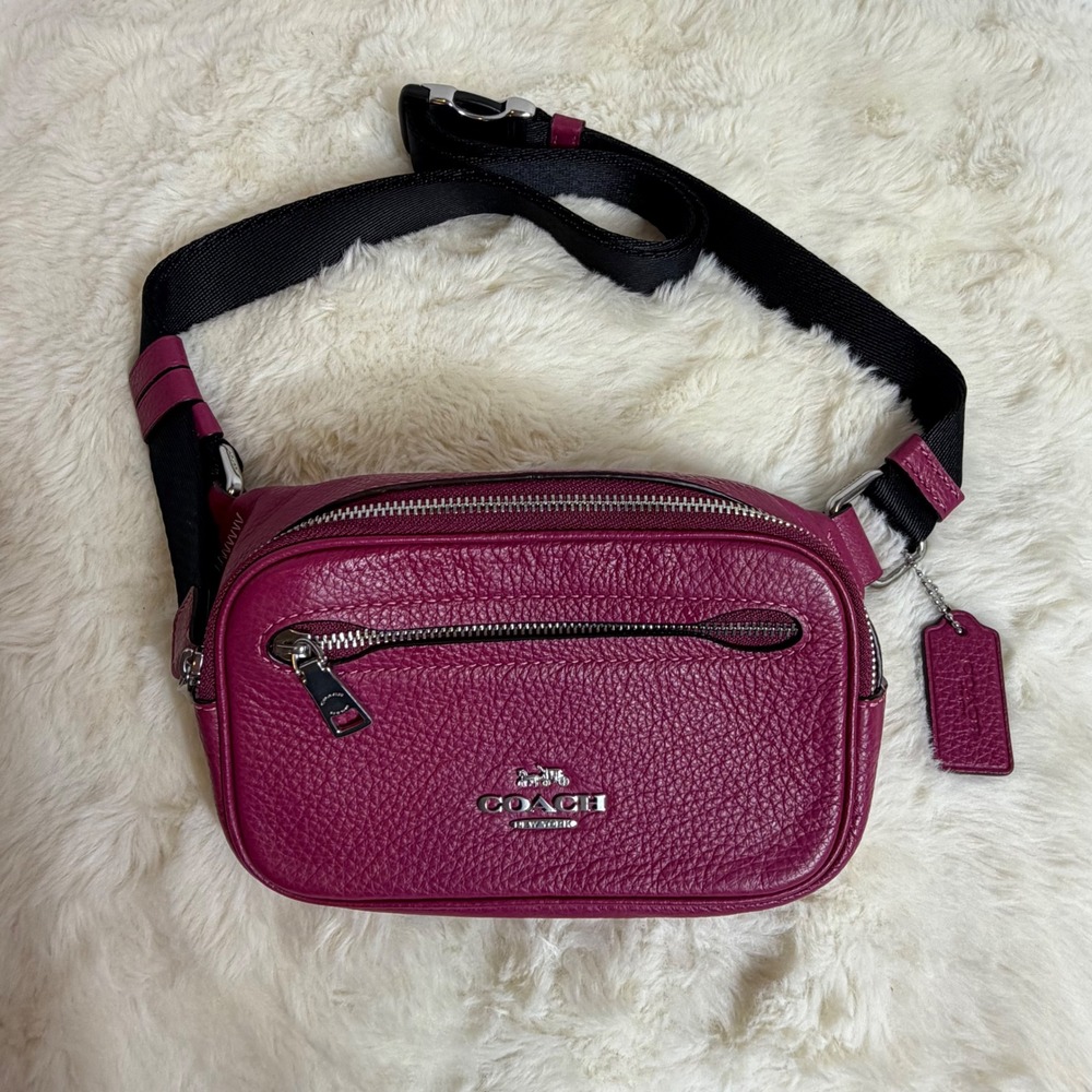 Coach Mini Belt Bag Refined Pebbled Leather
Bright Violet / Magenta CL479